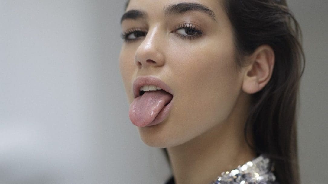 Dua Lipa: in una Story di Instagram il suo appoggio a Young Signorino