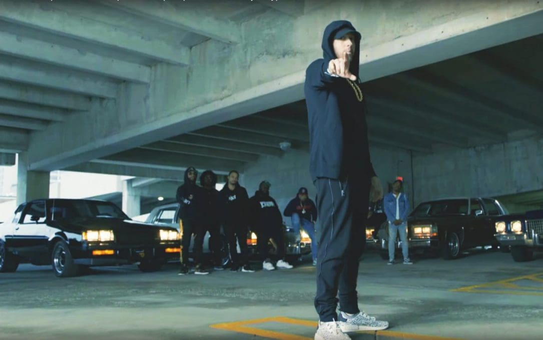 Eminem nel video di The Storm