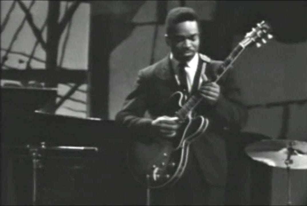 Matt 'Guitar' Murphy sul palco del Fairfield Hall, Croydon 1963.