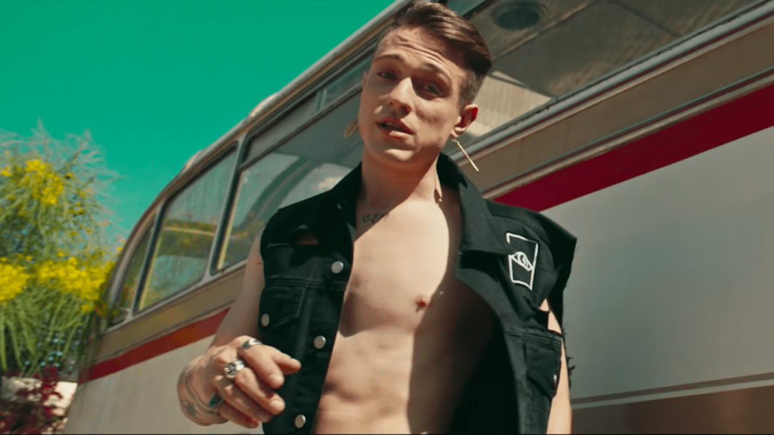Irama nel video di Nera