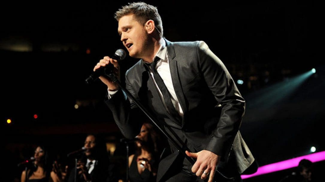 Michael Bublé parla della malattia del figlio: «È il mio supereroe»