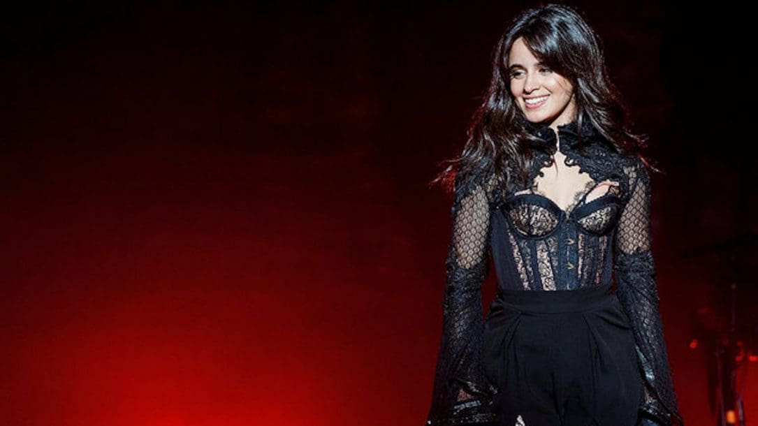 Camila Cabello ha cantato Can't Help Falling in Love a Toronto. Il 16 ottobre ha invece duettato con Bazzi in Beautiful