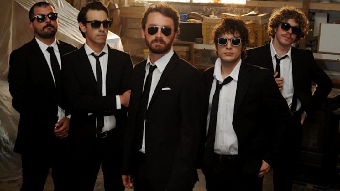 Una foto del backstage del video de Il Paese dell'Amore de Lo Stato Sociale