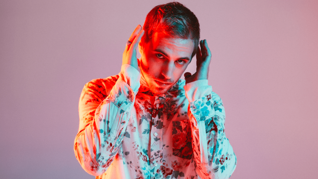 Dopo Amici e The Voice, Elya Zambolin ha pubblicato il suo primo disco