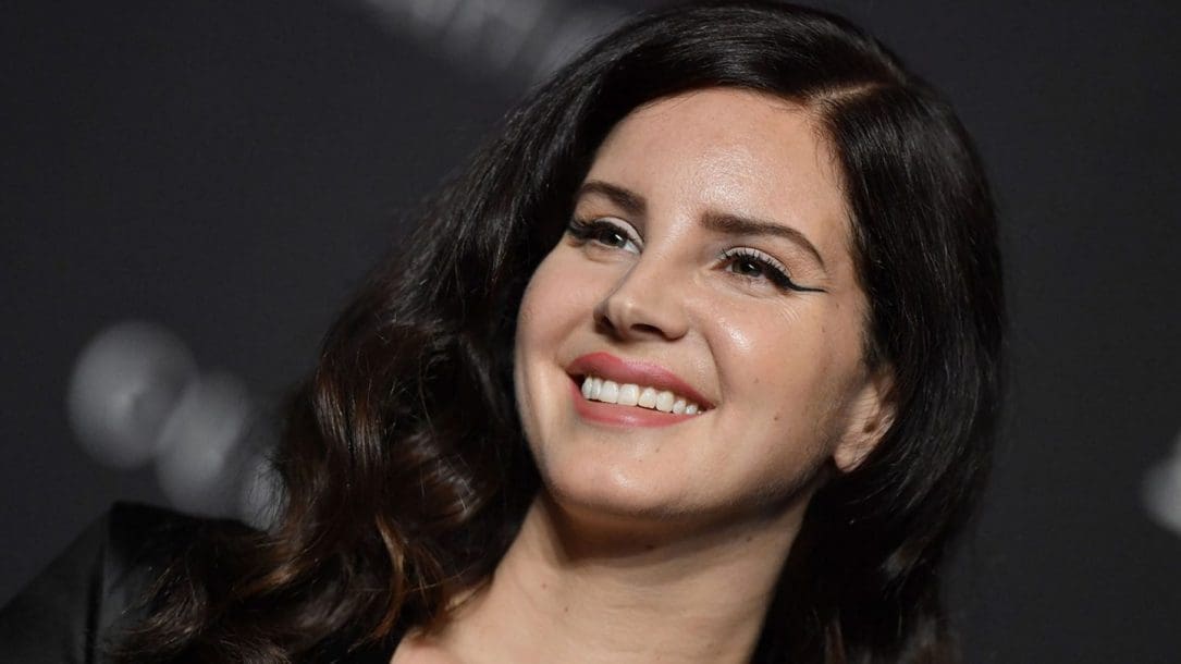 Lana Del Rey è da brividi nel nuovo brano Hope is a Dangerous Thing