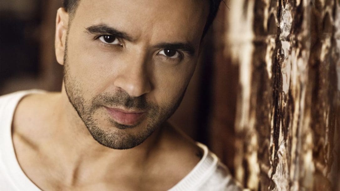 Con Sola Luis Fonsi anticipa il nuovo album Vida: ascolta qui