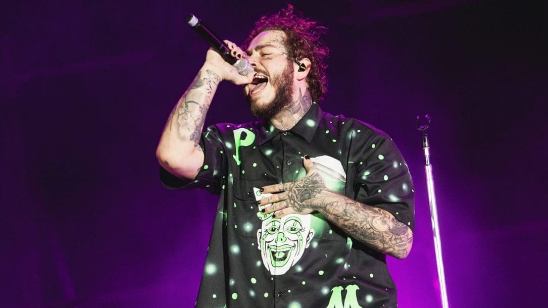 Post Malone ha chiesto ai suoi fan di aiutarlo a restare «mentalmente stabile»