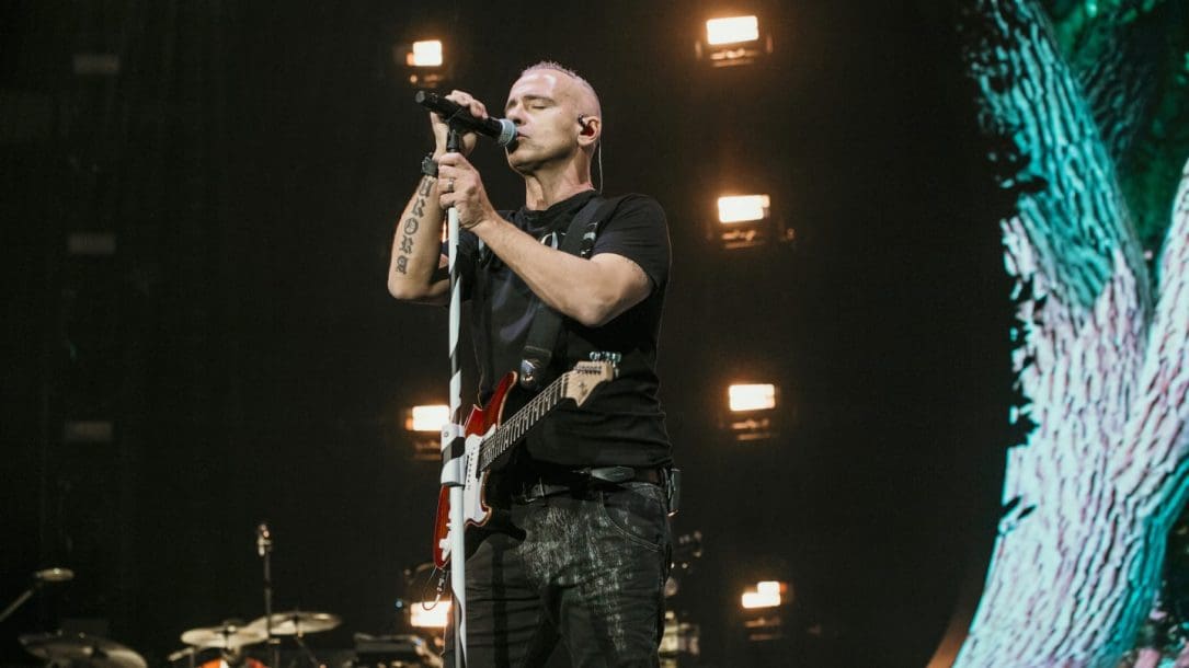Inizia il Vita Ce N'è World Tour di Ramazzotti: le immagini e tutte le date