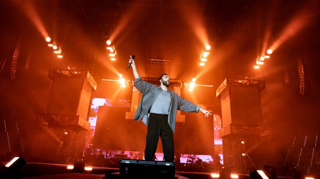 Marco Mengoni sa come si fa un concerto