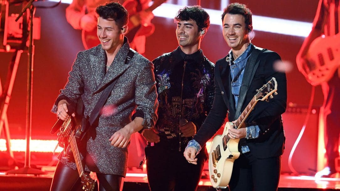 Jonas Brothers: guarda lo sketch al Saturday Night Live