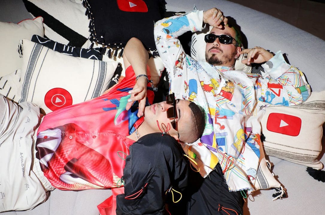J Balvin e Bad Bunny lanciano Oasis: ecco la timeline della loro amicizia