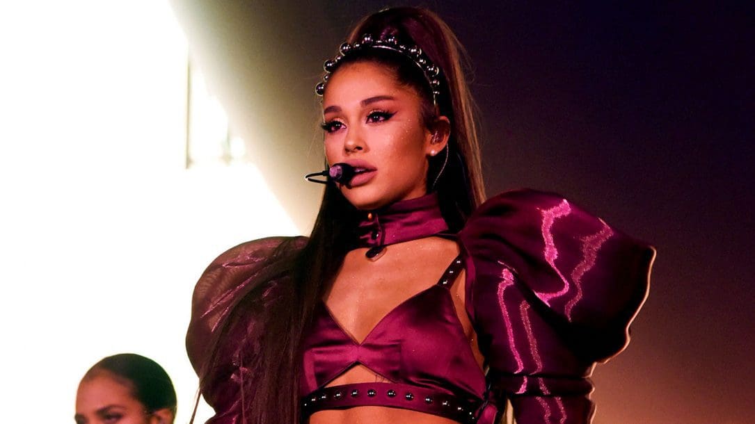 Ariana Grande e il commento fuori luogo (subito cancellato): il web insorge