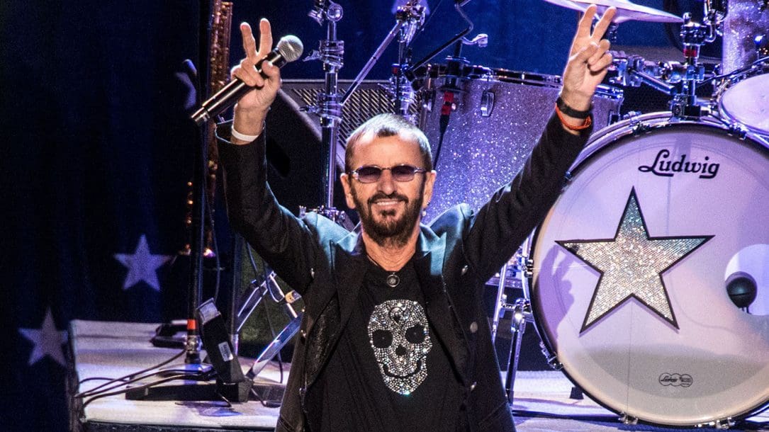 Ringo Starr ha suonato Yellow Submarine con degli strumenti giocattolo