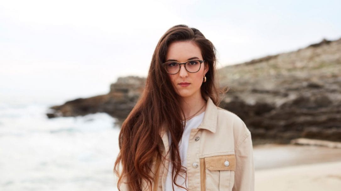 Guarda in anteprima il video di Rollercoaster di Veronica Fusaro