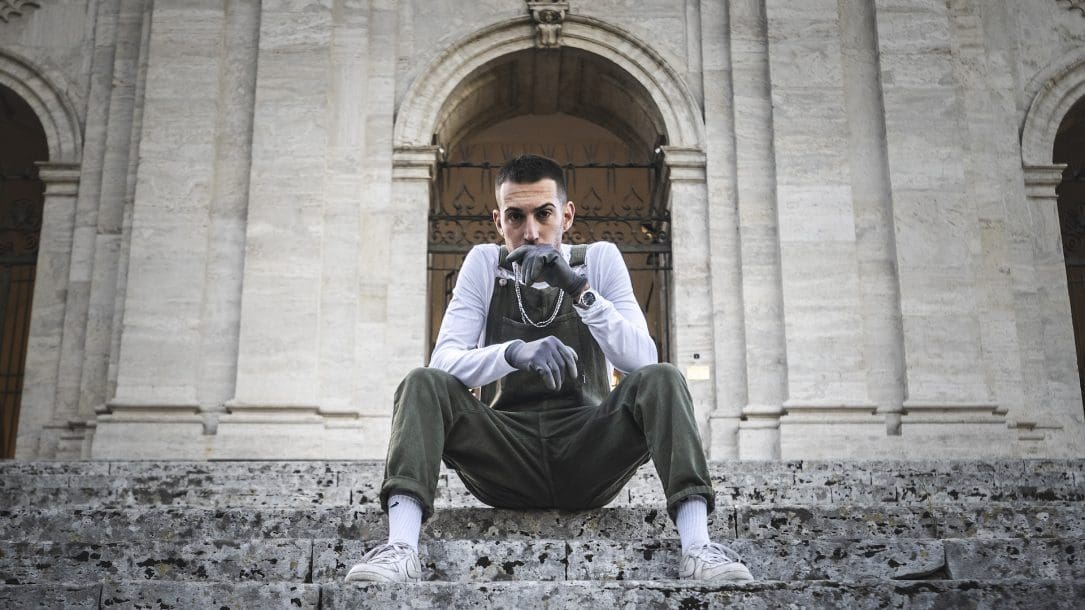 Guarda in anteprima il video di “Di Là” di Morris Gola