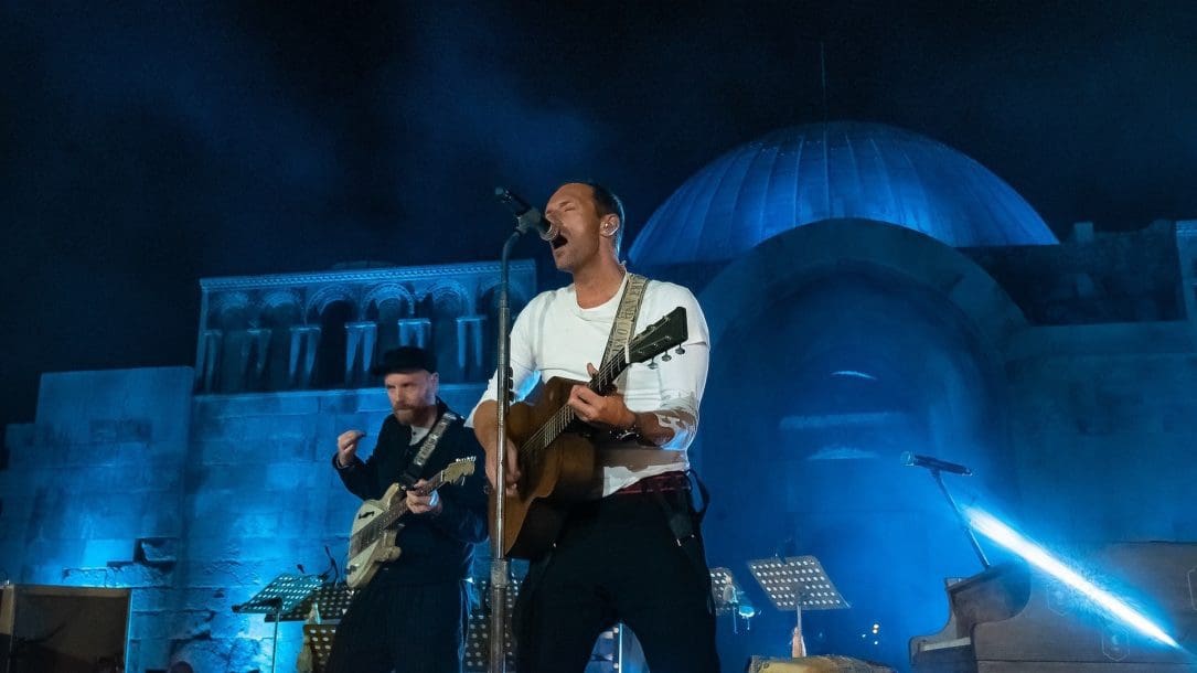 I Coldplay hanno suonato il loro album in tre occasioni speciali: i video