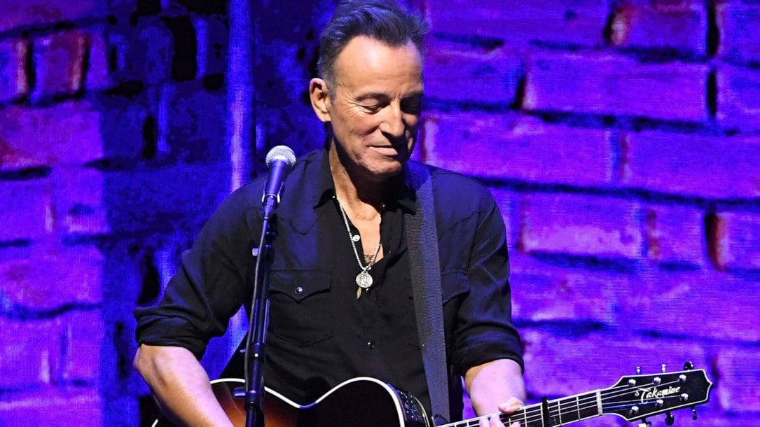 Il figlio di Spingsteen diventa vigile del fuoco: la commozione di The Boss