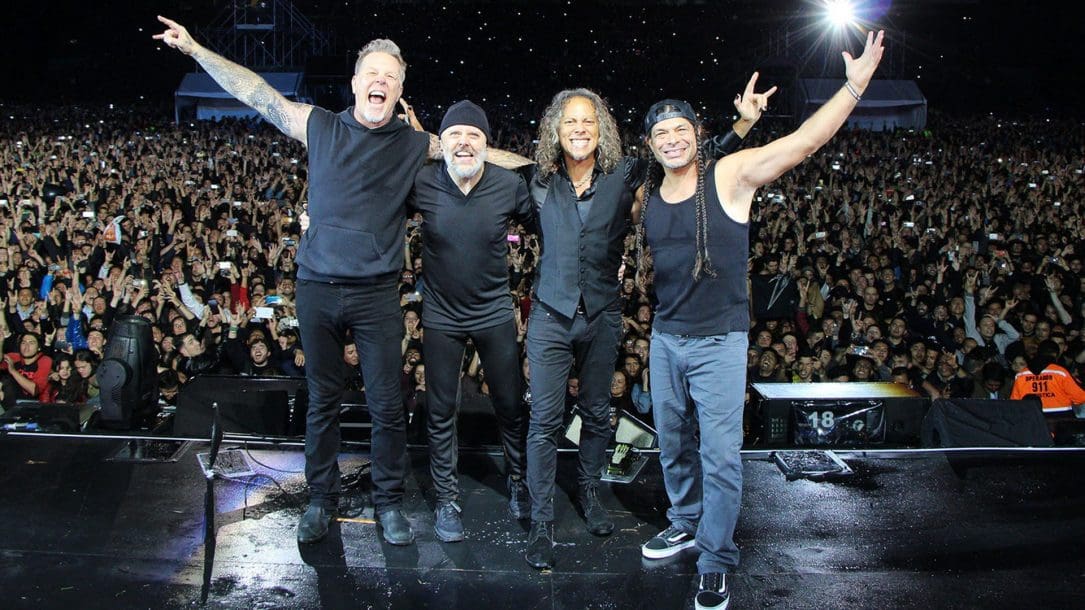 Australia in fiamme: le donazioni di Elton John e Metallica