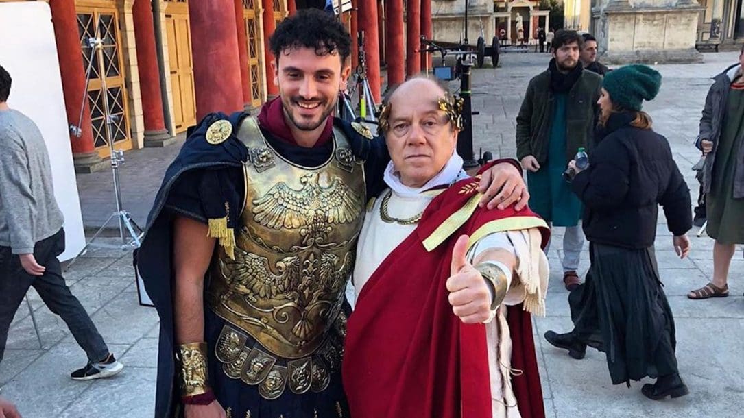 Nel videoclip del nuovo singolo di Carl Brave c'è anche Carlo Verdone