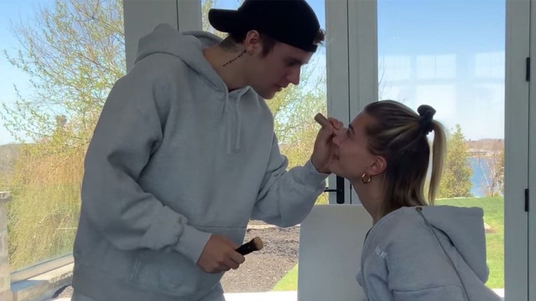 8 cose che abbiamo capito dalla serie su Facebook di Justin e Hailey Bieber