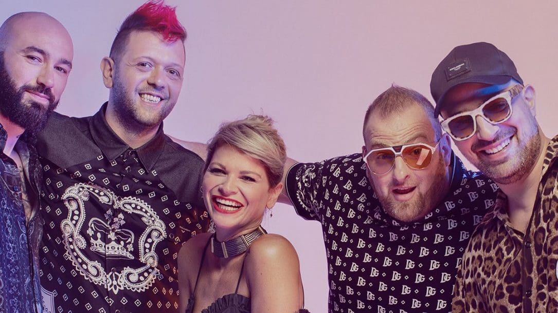 I Boomdabash con Alessandra Amoroso al centro