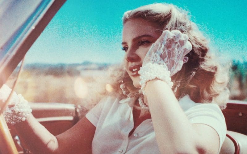 Foto Lana del Rey 1 - Chemtrails Over the Country Club