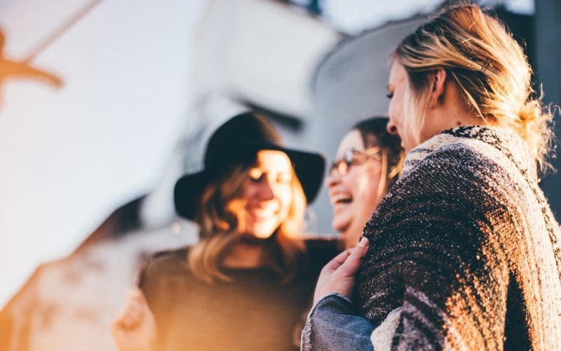 Women - foto di Priscilla Du Preez - Unsplash