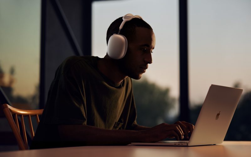 AirPods Max - Audio Spaziale con Dolby Atmos