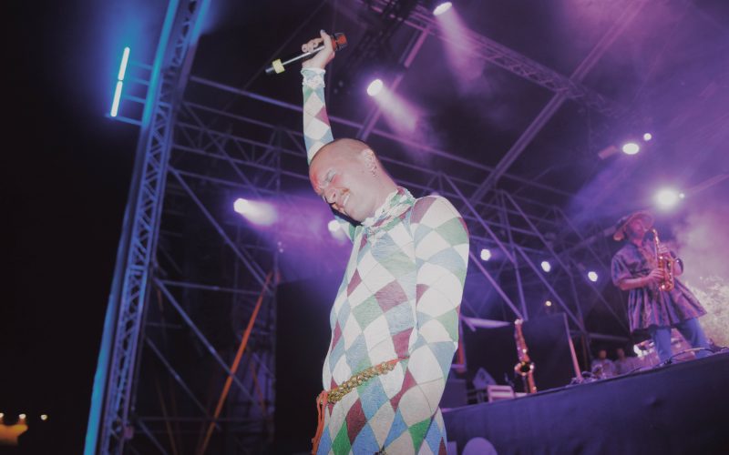 Venerus al termine del live al Castello Sforzesco di Milano, foto di Silvia Violante
