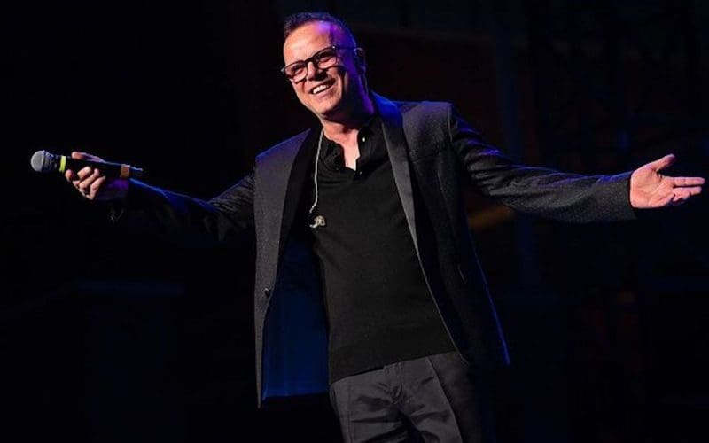 Gigi D'Alessio. Foto di Roberto Panucci, dal profilo Instagram dell'artista
