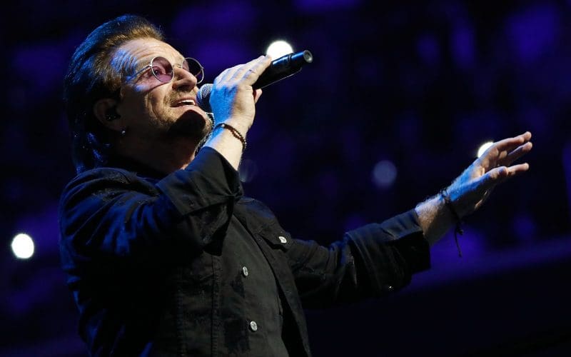 Bono degli U2 durante l'eXPERIENCE + iNNOCENCE TOUR alla Capital One Arena di Washington DC, 2018.