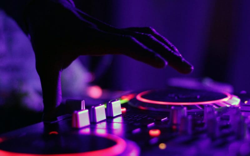 Hip house - foto di Marcela Laskoski - Unsplash
