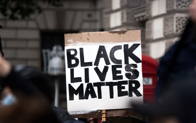 Finché non ci ammazzano libro proteste black lives matter
