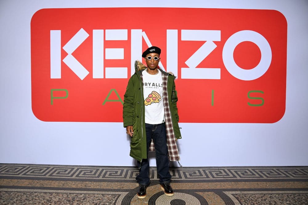 Pharrell Williams alla sfilata di Kenzo alla Paris Fashion Week di quest'anno