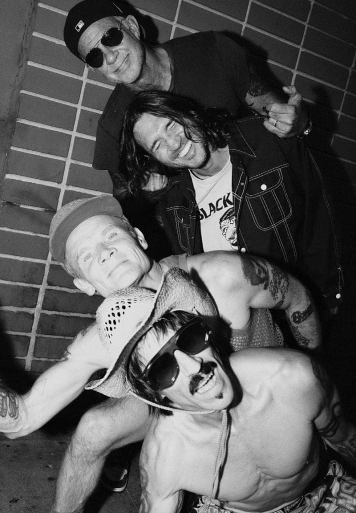 Red Hot Chili Peppers - Unlimited Love - 3